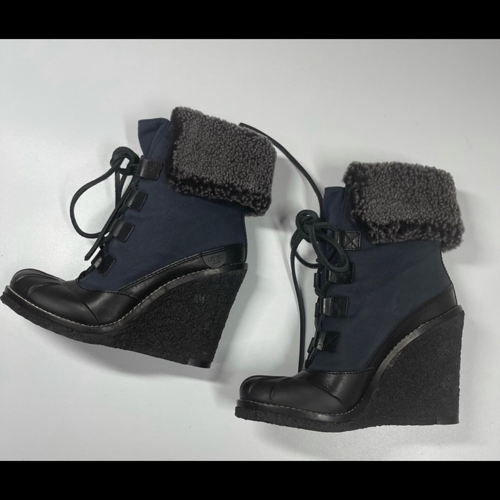Tory Burch Fairfax Lace Up Wedge Boots Fur Navy 6